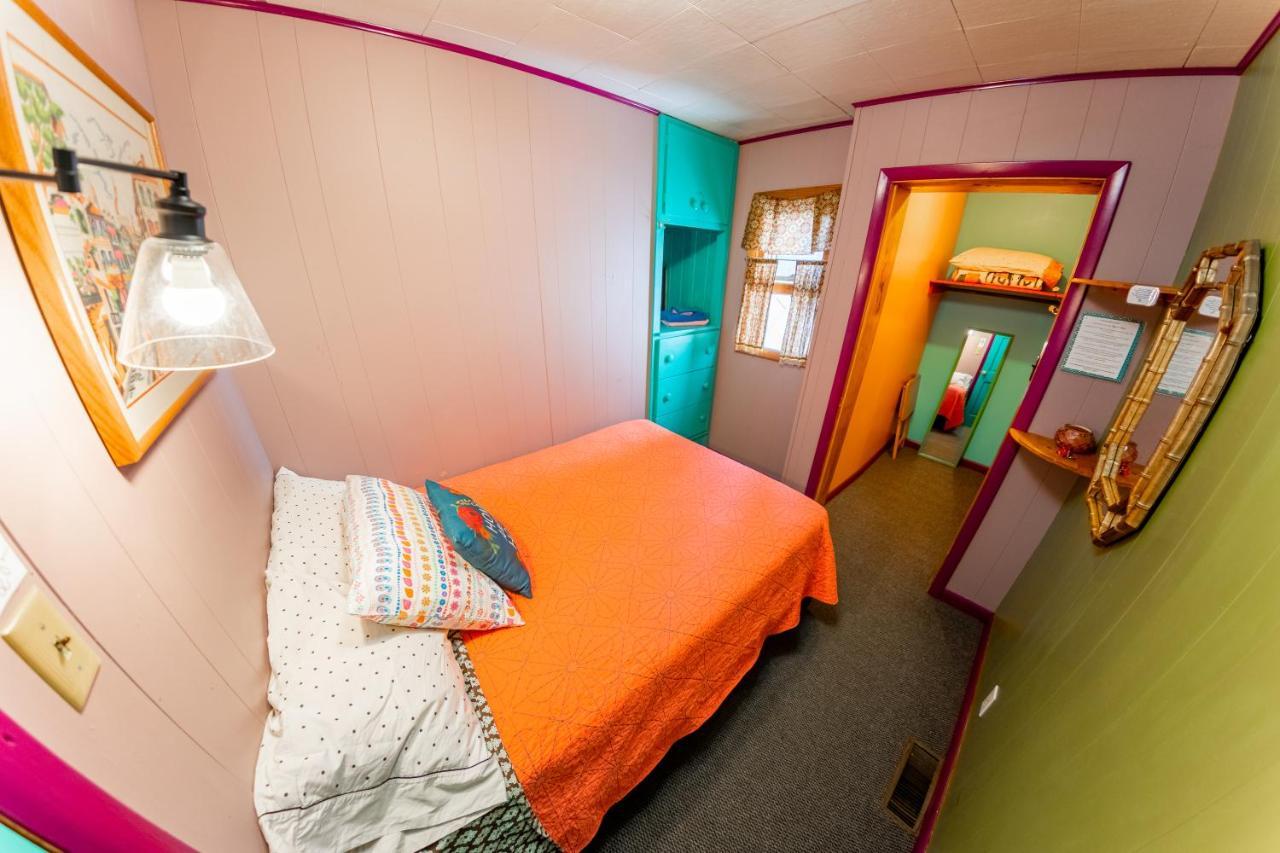 The Wanderlust Hostel Gunnison Exterior photo